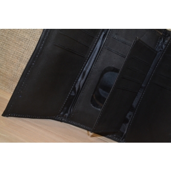 Portfel duży skórzany czarny z kwiatowym kolorowym haftem .